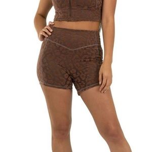 Balance Athletica Lux Short Panther Earth